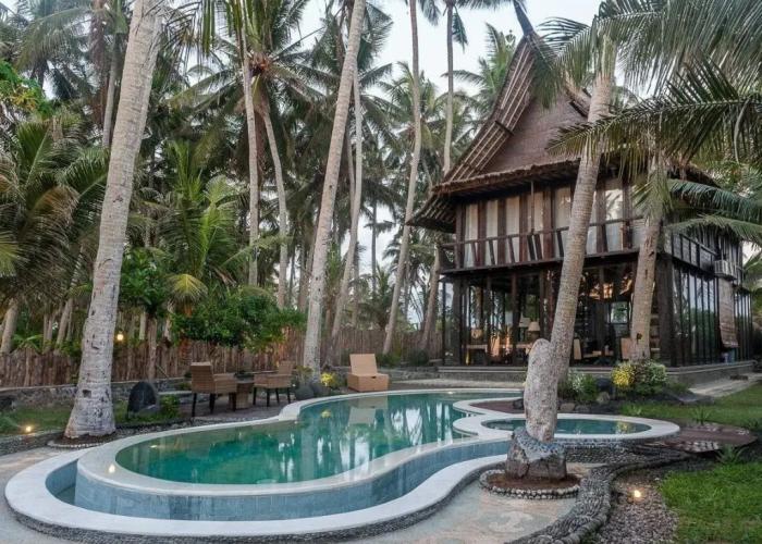 Most Exotic Beachfront Villa Keong
