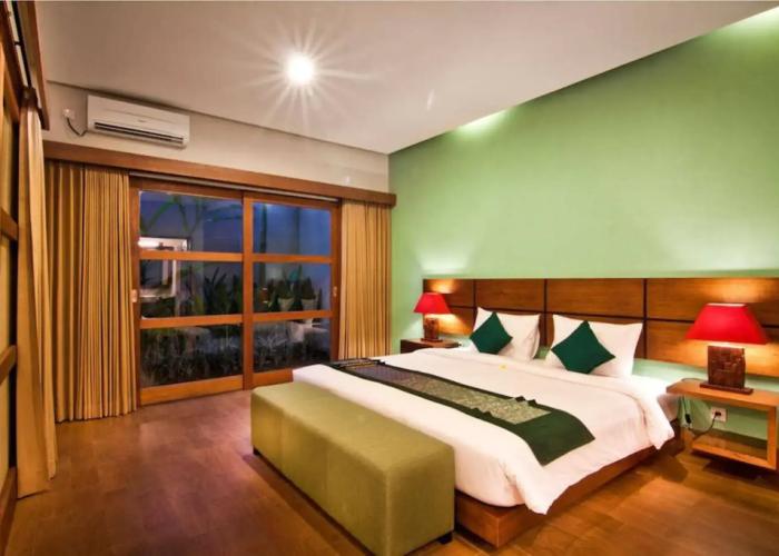 The Green Zhurga Suites
