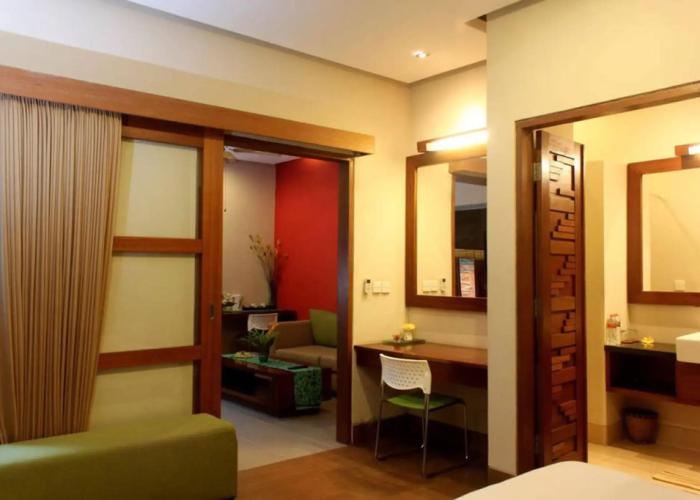 The Green Zhurga Suites