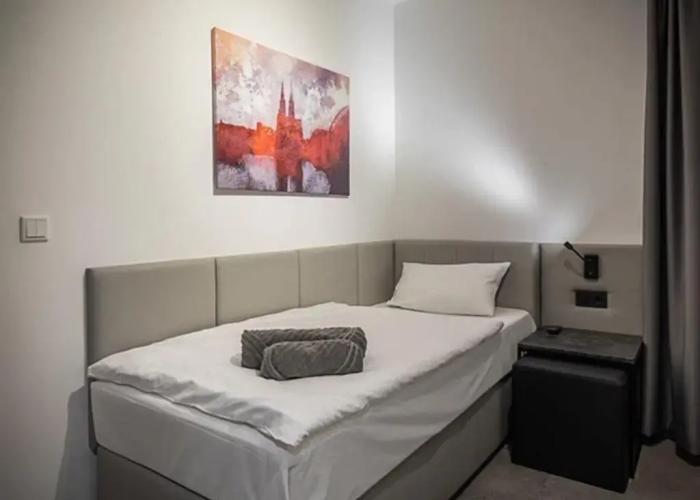 Home & Work Apartments