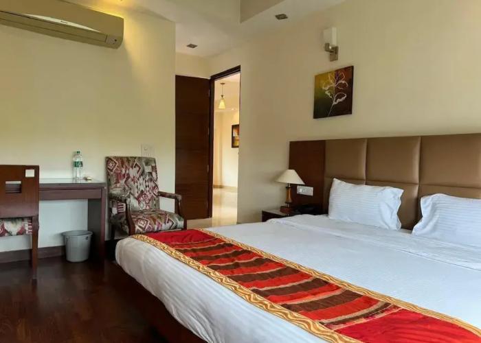 Ahuja Residency