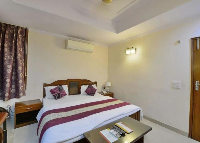 Kashish Residency & Banquet