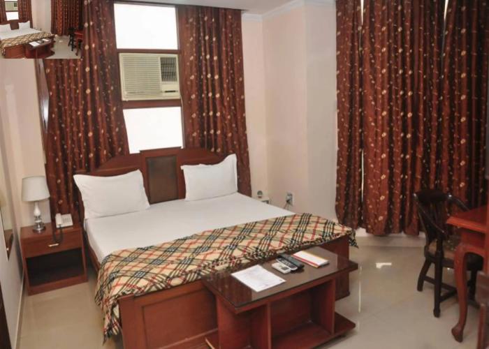 Kashish Residency & Banquet