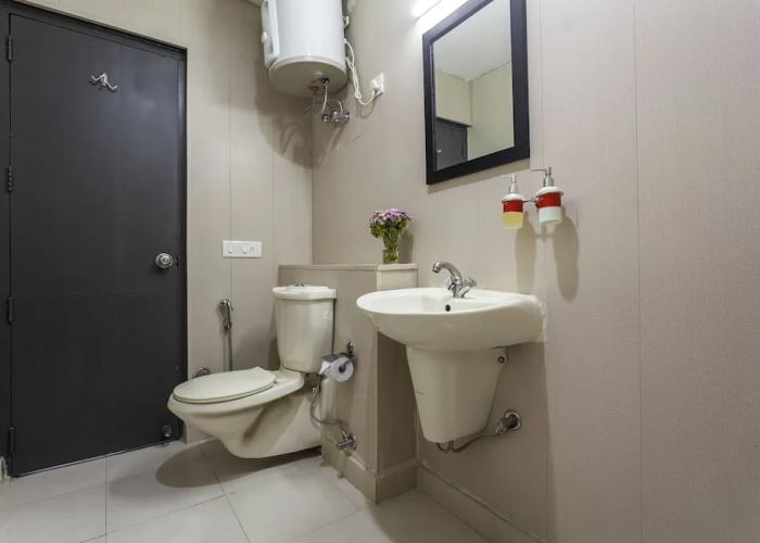OYO Townhouse 004 Sector 51 Noida