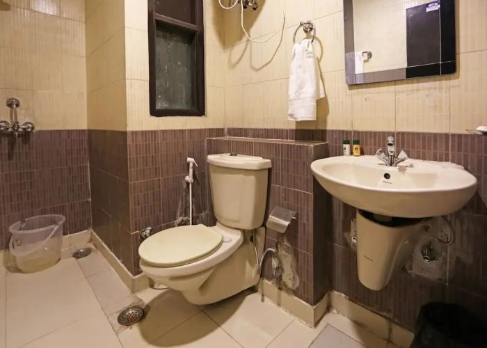 OYO Townhouse 004 Sector 51 Noida