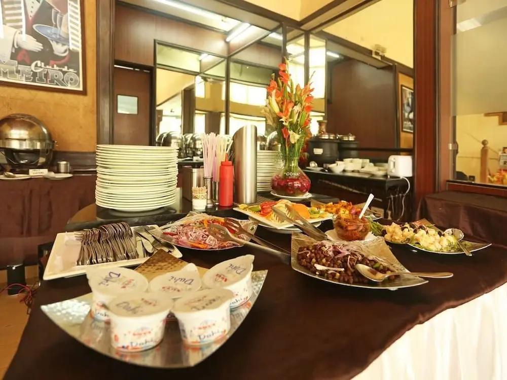 фото Nirula's Hotel