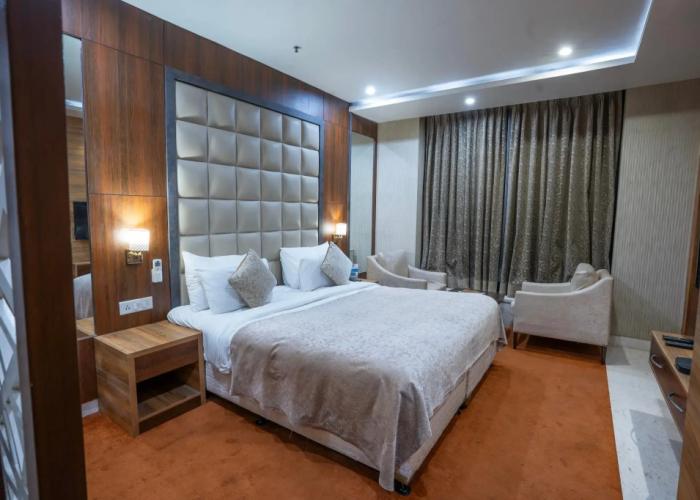 Hide Away Suites