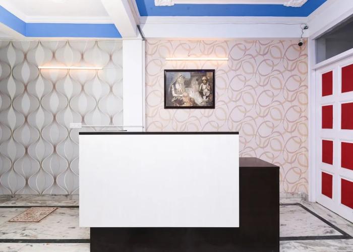 OYO 16687 Hotel Crystal Leaf