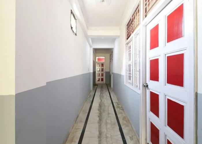 OYO 16687 Hotel Crystal Leaf