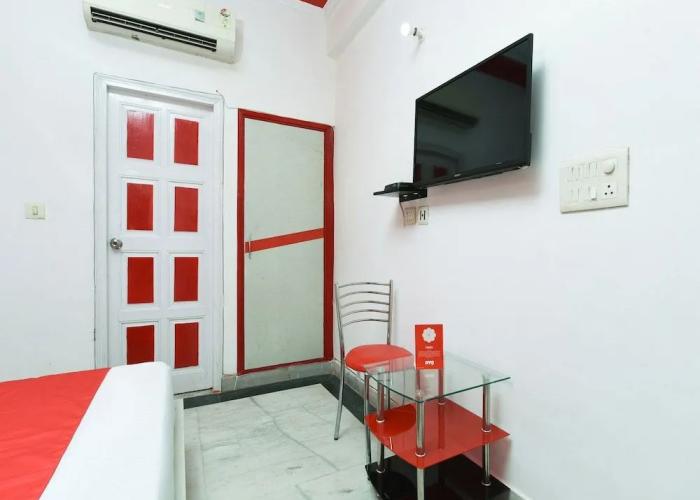 OYO 16687 Hotel Crystal Leaf