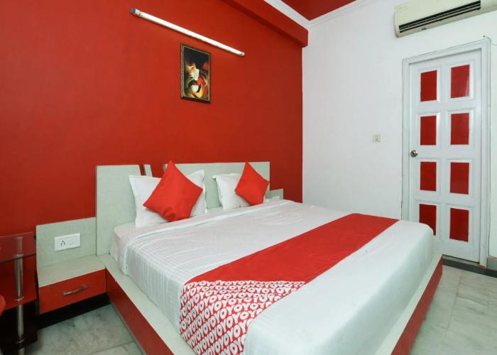OYO 16687 Hotel Crystal Leaf
