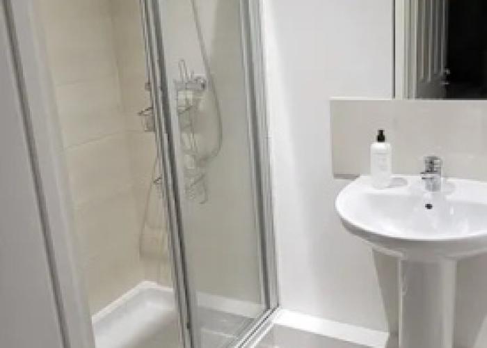 4 Bedroom Home Tameside, Grt Manchester Sleeps 7