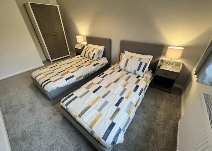 vERY comfy town house