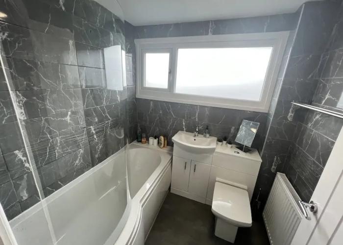 vERY comfy town house