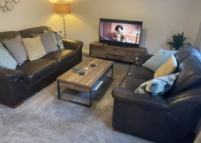 vERY comfy town house