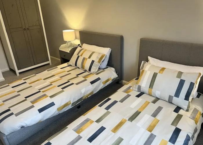 vERY comfy town house