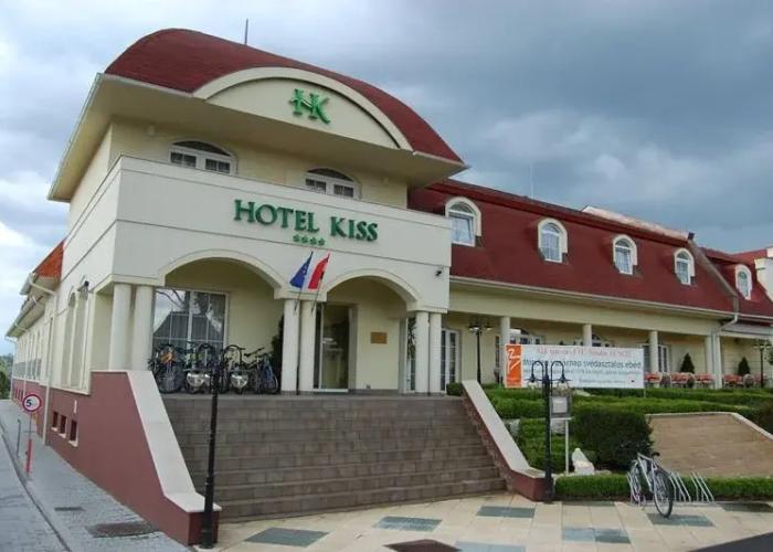 Hotel Kiss