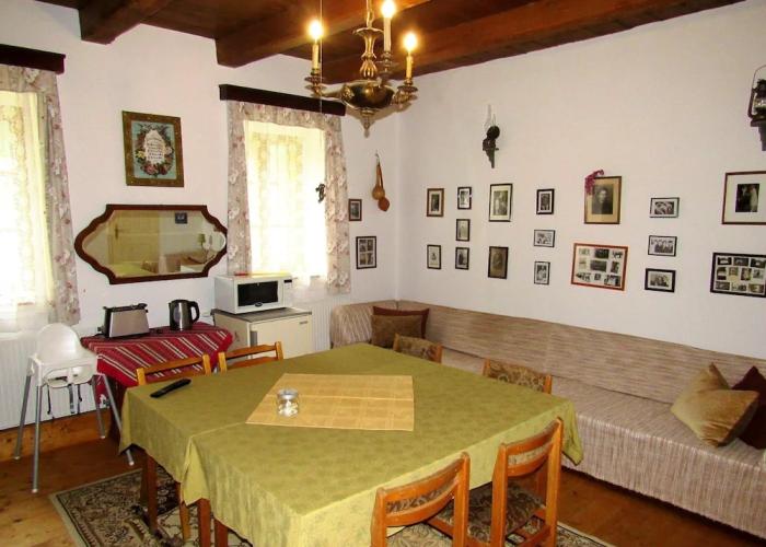 Room in Farmhouse - Rustic Charm - two Bedroom Suite 8601