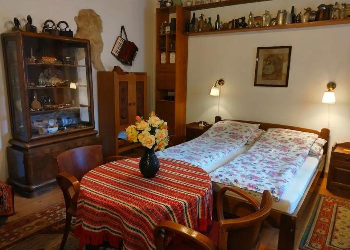 Room in Farmhouse - Rustic Charm - two Bedroom Suite 8601