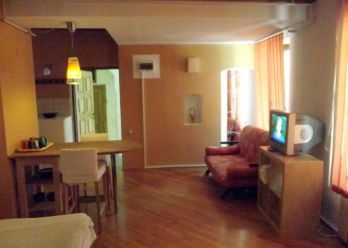 Main Square Apartments & More