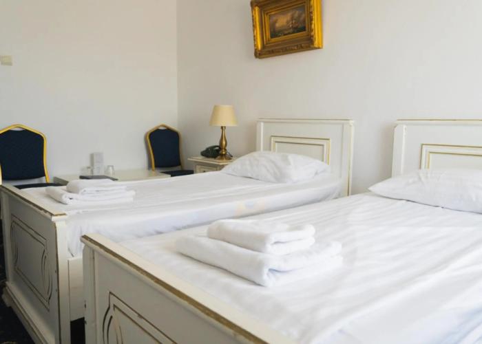 Hotel Cetate