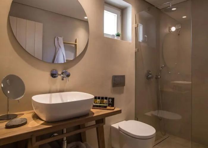 BASSA MAINA Villas & Suites