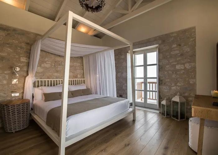 BASSA MAINA Villas & Suites