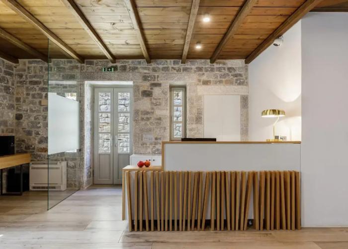 Trapela Limeni Luxury Suites