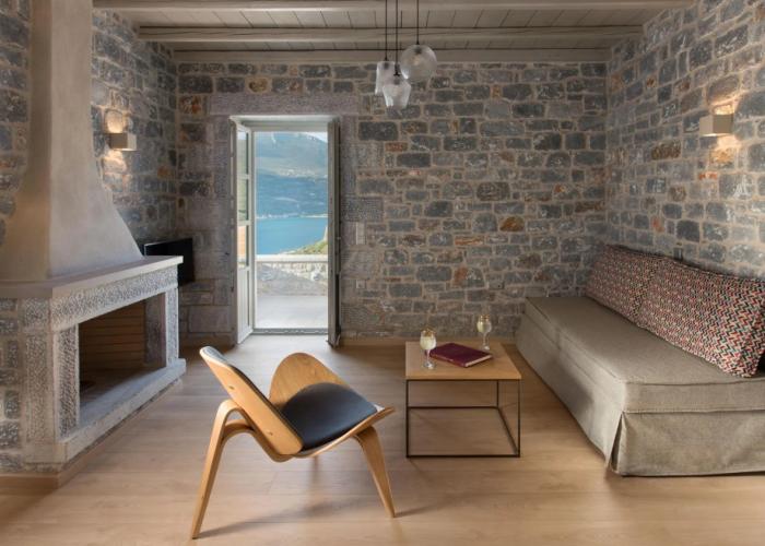Trapela Limeni Luxury Suites
