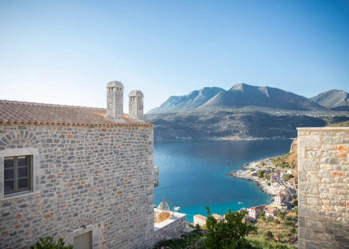 Trapela Limeni Luxury Suites