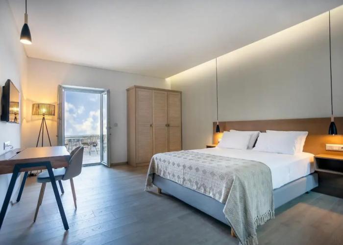 Armantanis Luxury Suites