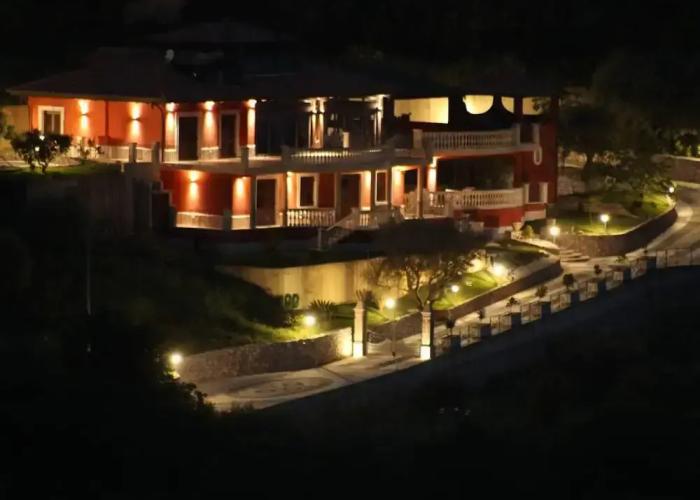 Divine Holiday Home in Giosa Marea with Sauna & Hot Tub