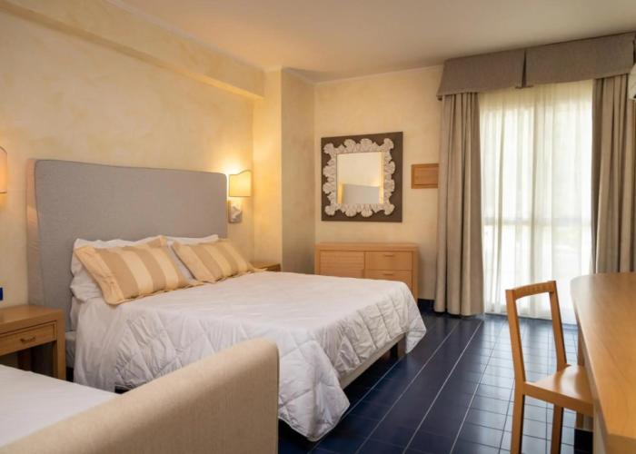 Hotel Baia Dei Faraglioni