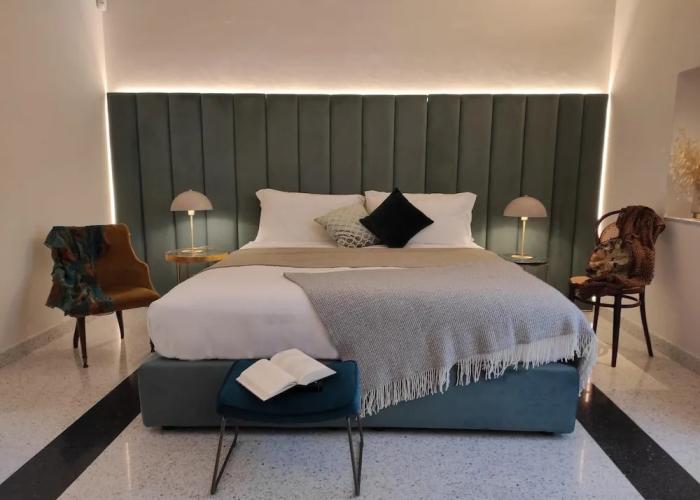 1940 Luxury Accommodations - Diamante Boutique Apartment