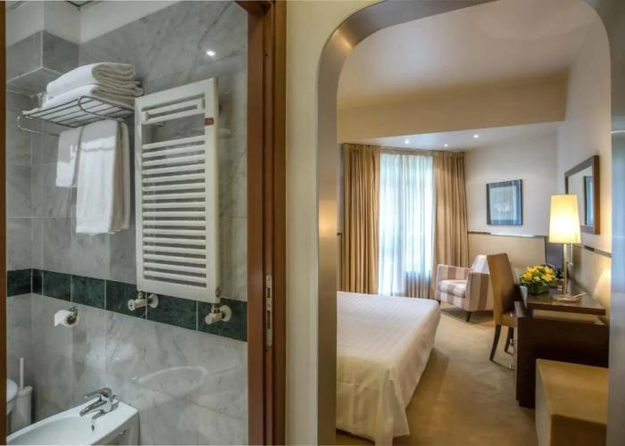 Mini Palace Hotel