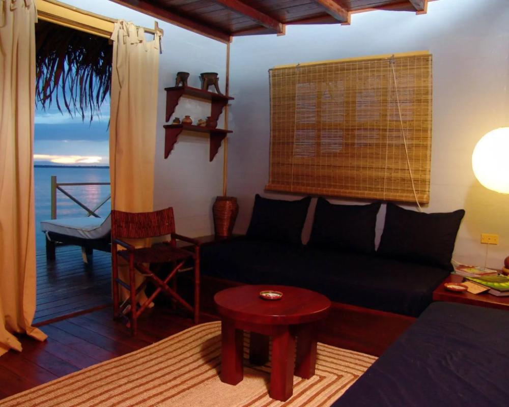 Punta Caracol Acqua Lodge