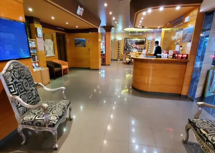 Hotel Ampuria Inn