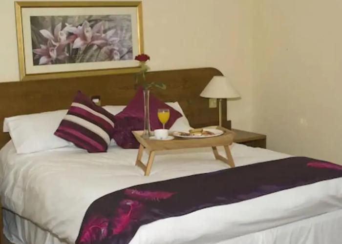 Charlemont Arms Hotel