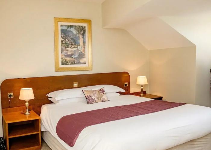 Charlemont Arms Hotel