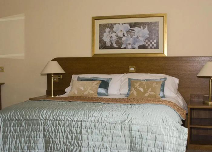Charlemont Arms Hotel