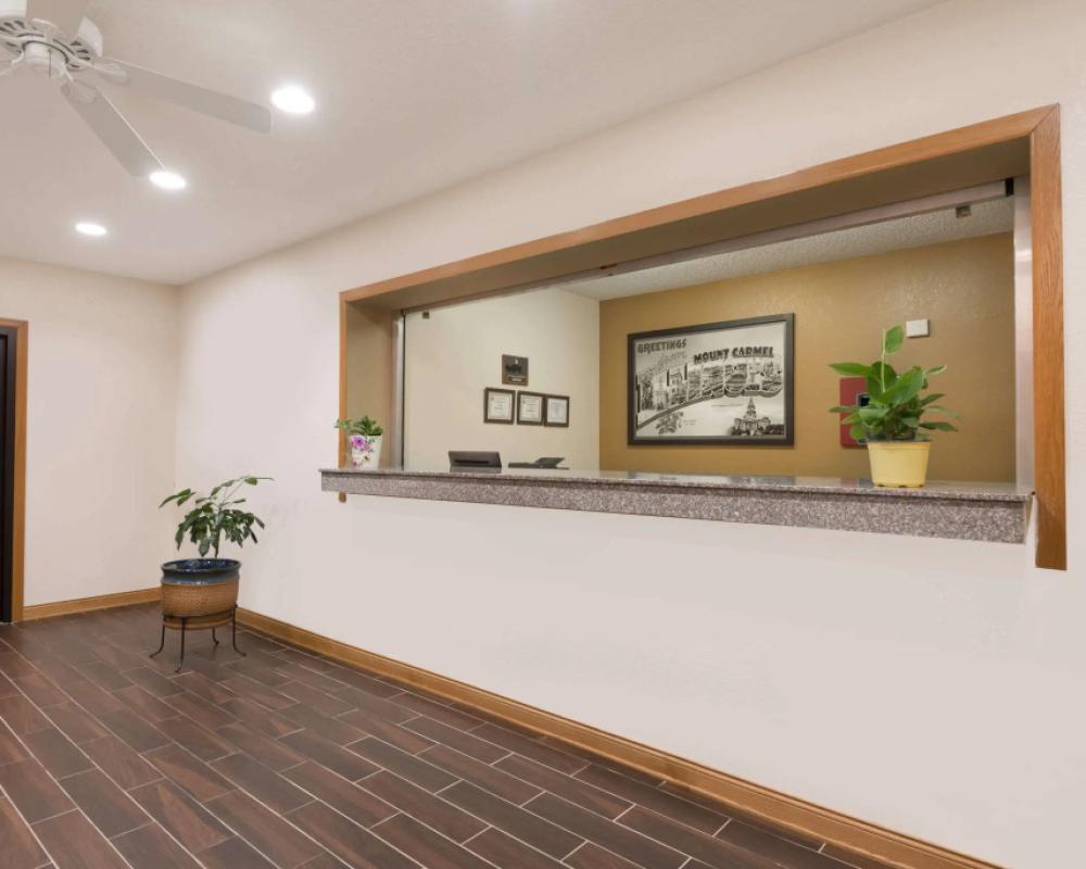 Super 8 by Wyndham Mt. Carmel IL