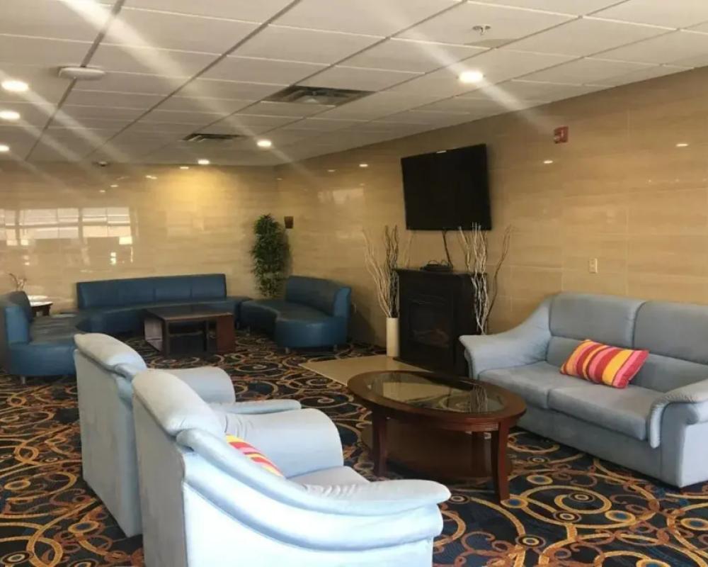 фото Days Inn & Suites by Wyndham Fort Saskatchewan