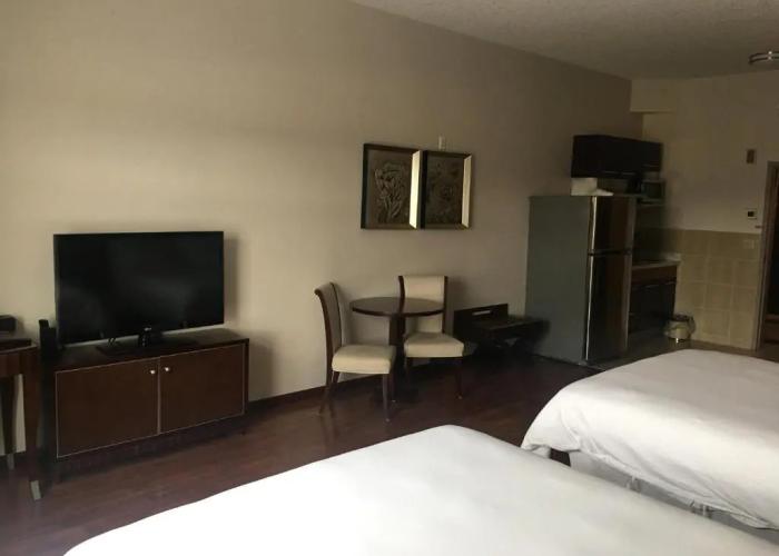 Days Inn & Suites by Wyndham Fort Saskatchewan