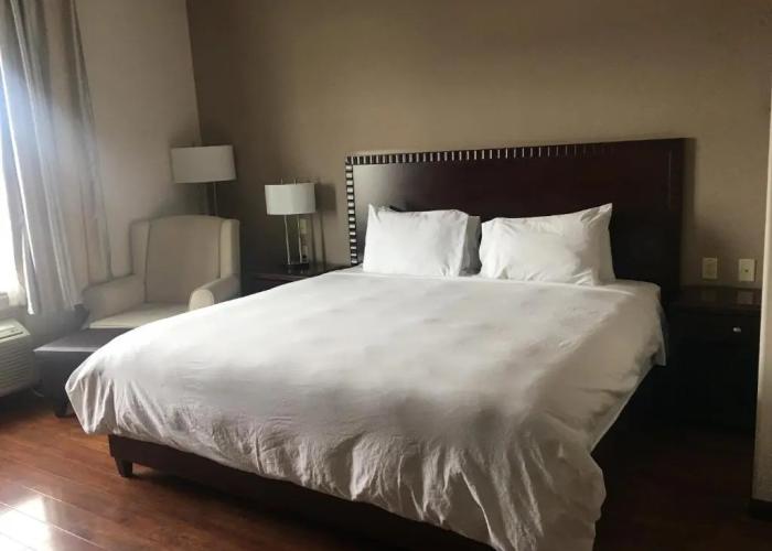 Days Inn & Suites by Wyndham Fort Saskatchewan