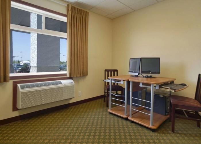 Super 8 by Wyndham Fort Saskatchewan
