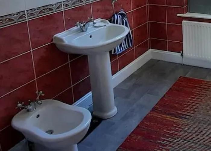 Newly Refurbished 2nd Floor Apartment Lil Nauti