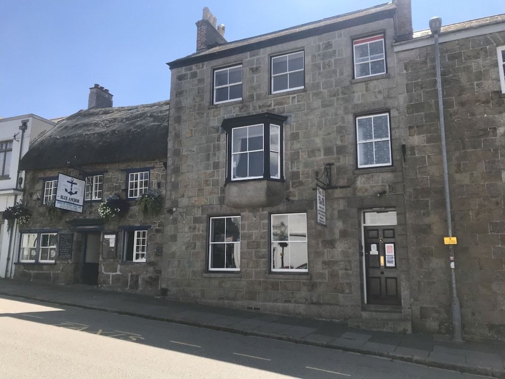 Number 52 Bed & Breakfast