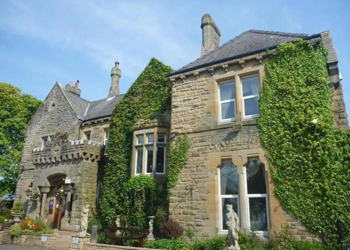 Hunday Manor Country House Hotel