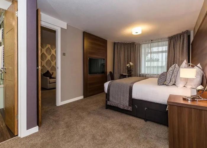 The Melbreak Hotel