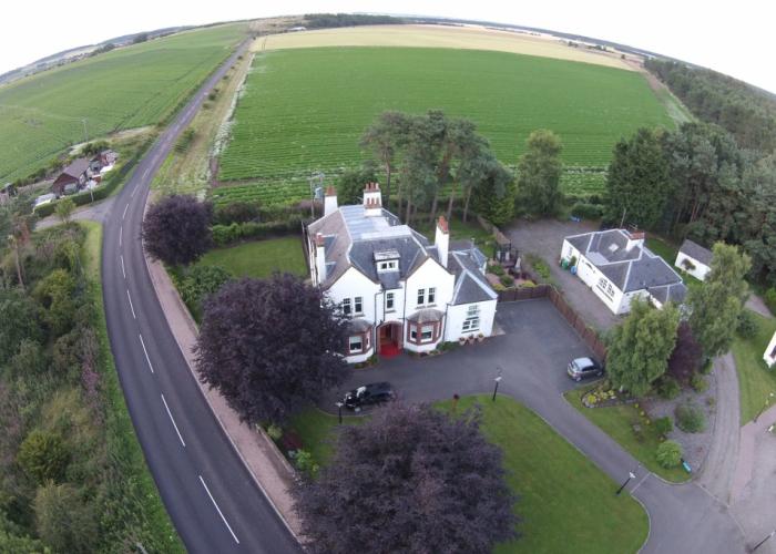 Pinewood Country House